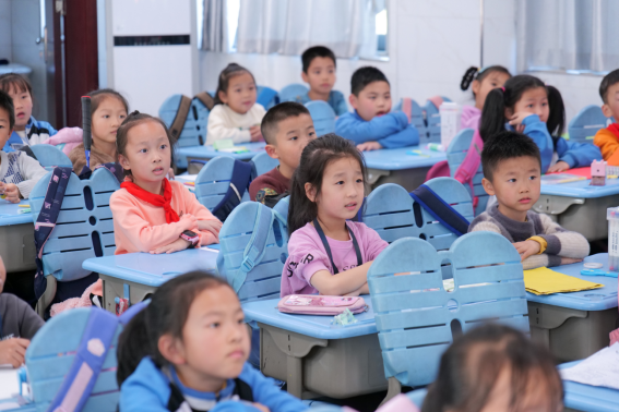 說明: http://news.hnie.edu.cn/__local/B/E4/D5/C9364B368040504BC500F899A36_F4F933E8_D1C18.png