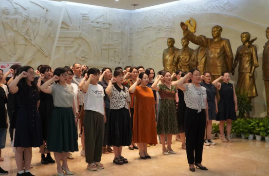 說明: http://news.hnie.edu.cn/__local/E/97/68/2F5E5B8E3026F6456F13A9D3B41_3B4784EF_C360A.png
